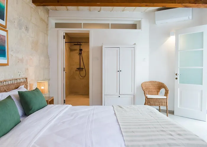 San Anton Δωμάτια σε οικογενειακή κατοικία *