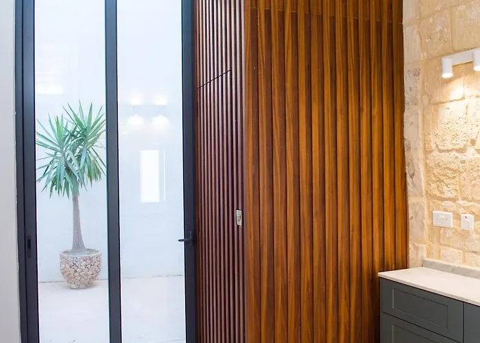 Δωμάτια σε οικογενειακή κατοικία San Anton Attard