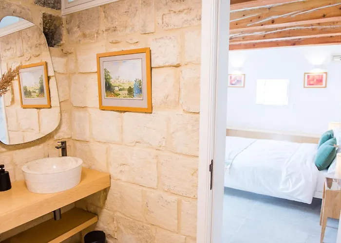 Δωμάτια σε οικογενειακή κατοικία San Anton Attard