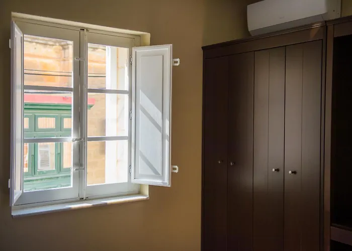 Δωμάτια σε οικογενειακή κατοικία San Anton Attard